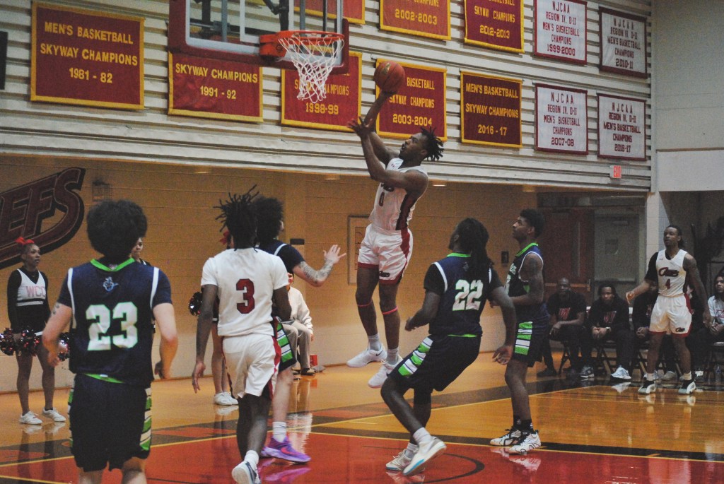 Chiefs dominate College of Lake County, advance to Regional&nbsp;Semifinals